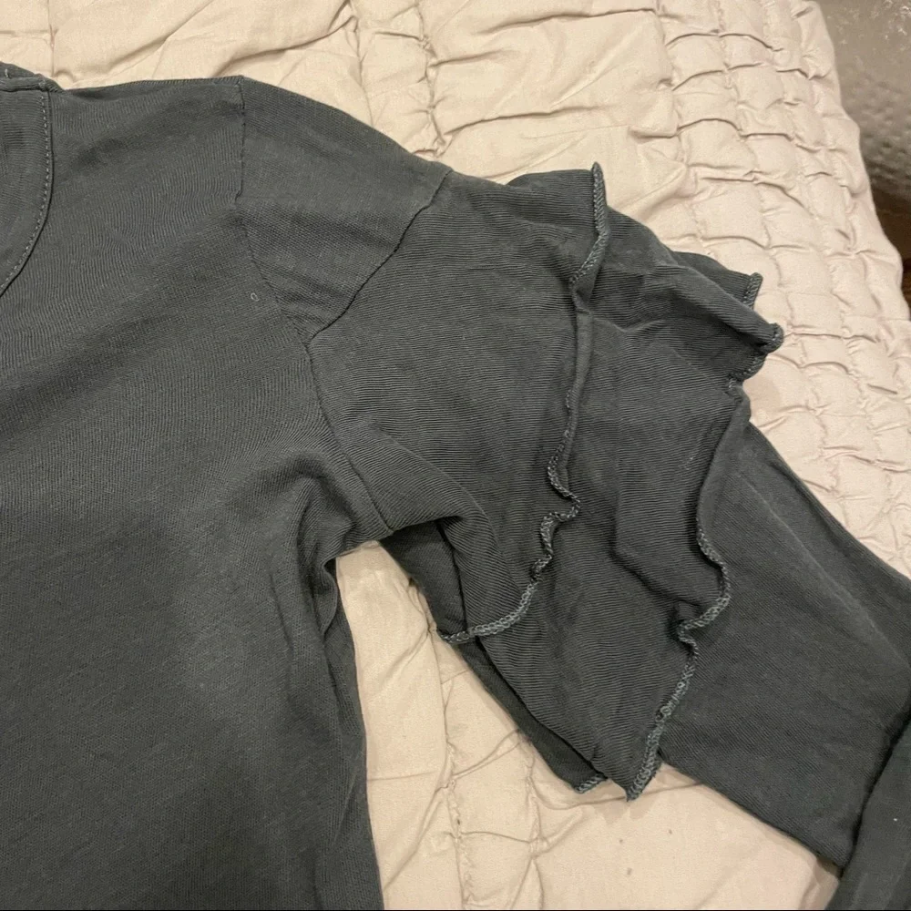 Chaser Army Green Long Sleeve w/ Ruffle on Arm - Picture 3 of 3
